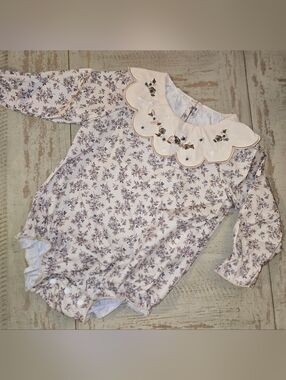 Floral Romper  Embroidered Ruffle Peter Pan Collar 9-12 Months Romper NWOT